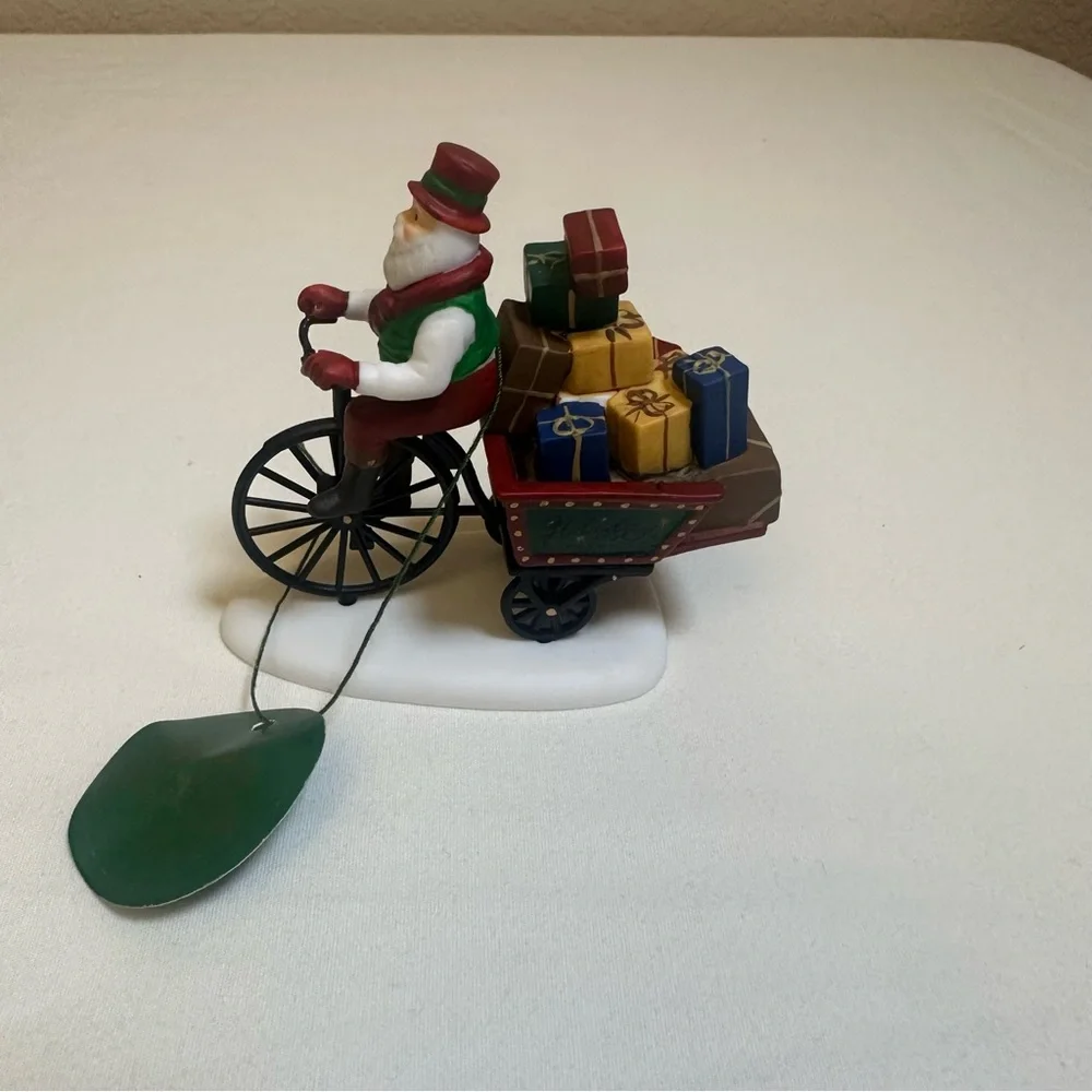 Department 56 North Pole, Holiday Deliveries, 56371 Christmas‎ Hand Painted EUC